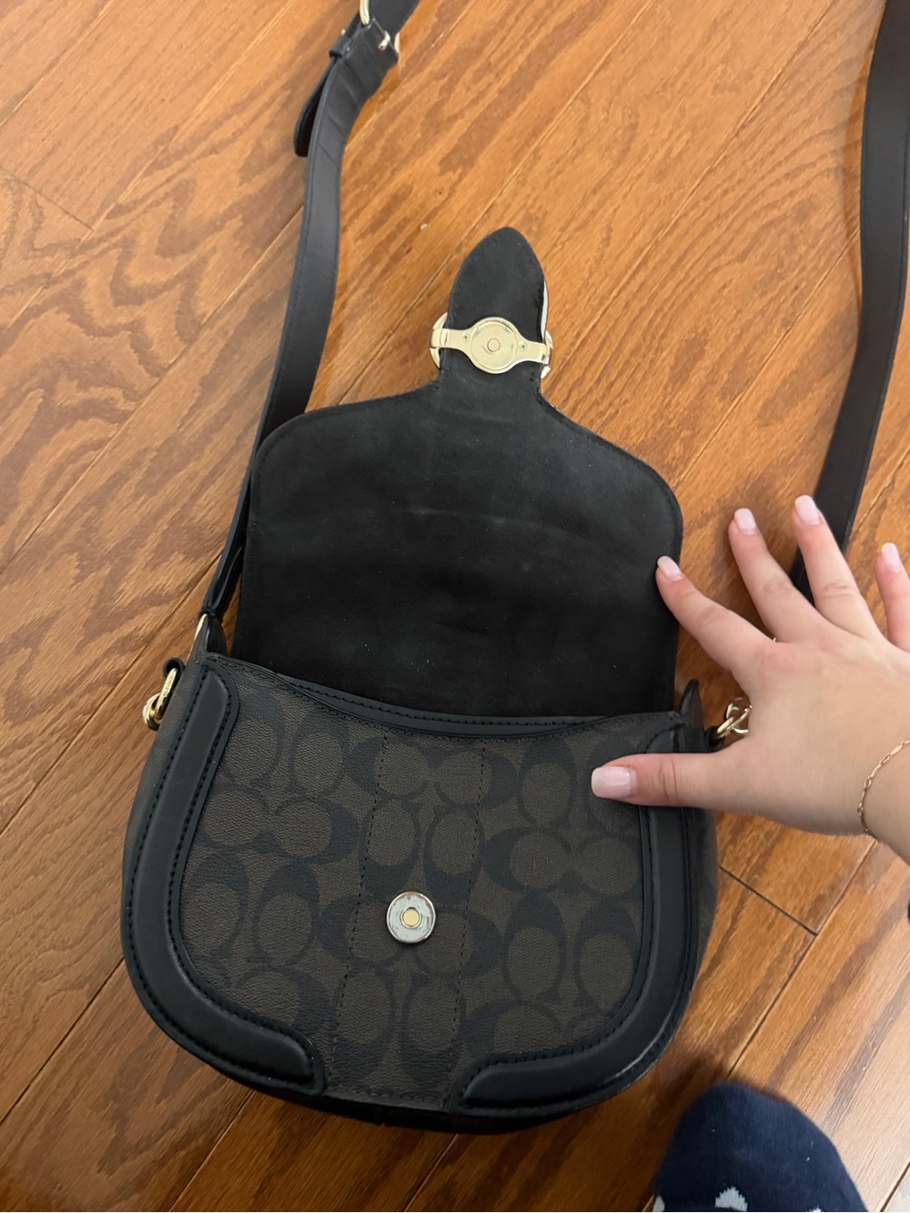 Coach Black Signature Saddle Crossbody Bag with Gold Accent - Picture 3 of 5